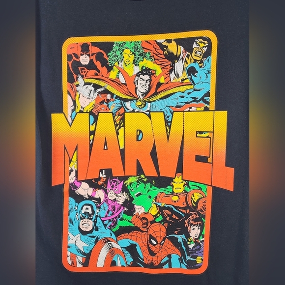 Marvel Men's Black and Multicolored Avengers Graphic T-Shirt, sz SM - Picture 4 of 14